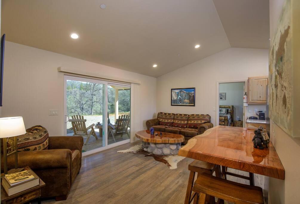Cozy Cub Cabin, Brand New Home Near Yosemite Марипоса Екстериор снимка