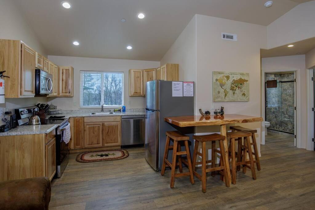 Cozy Cub Cabin, Brand New Home Near Yosemite Марипоса Екстериор снимка