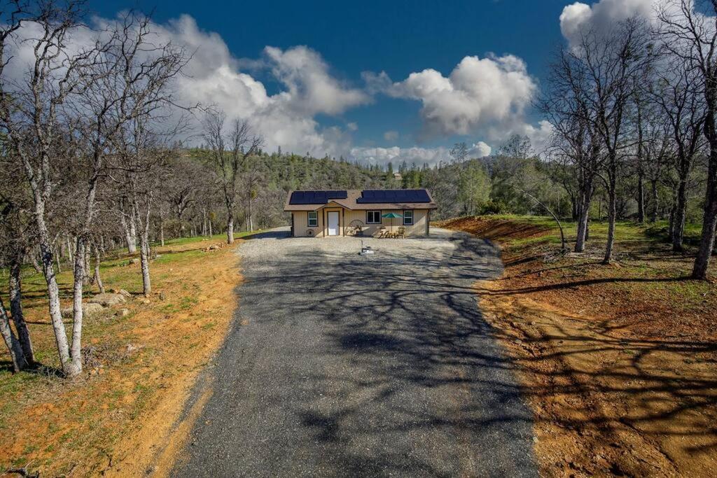 Cozy Cub Cabin, Brand New Home Near Yosemite Марипоса Екстериор снимка