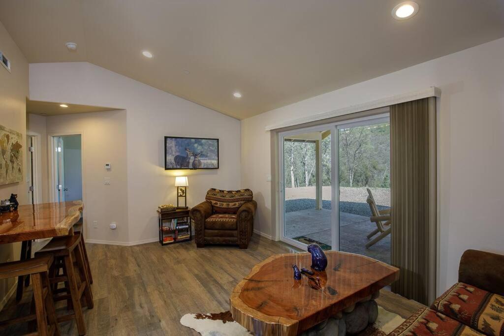 Cozy Cub Cabin, Brand New Home Near Yosemite Марипоса Екстериор снимка